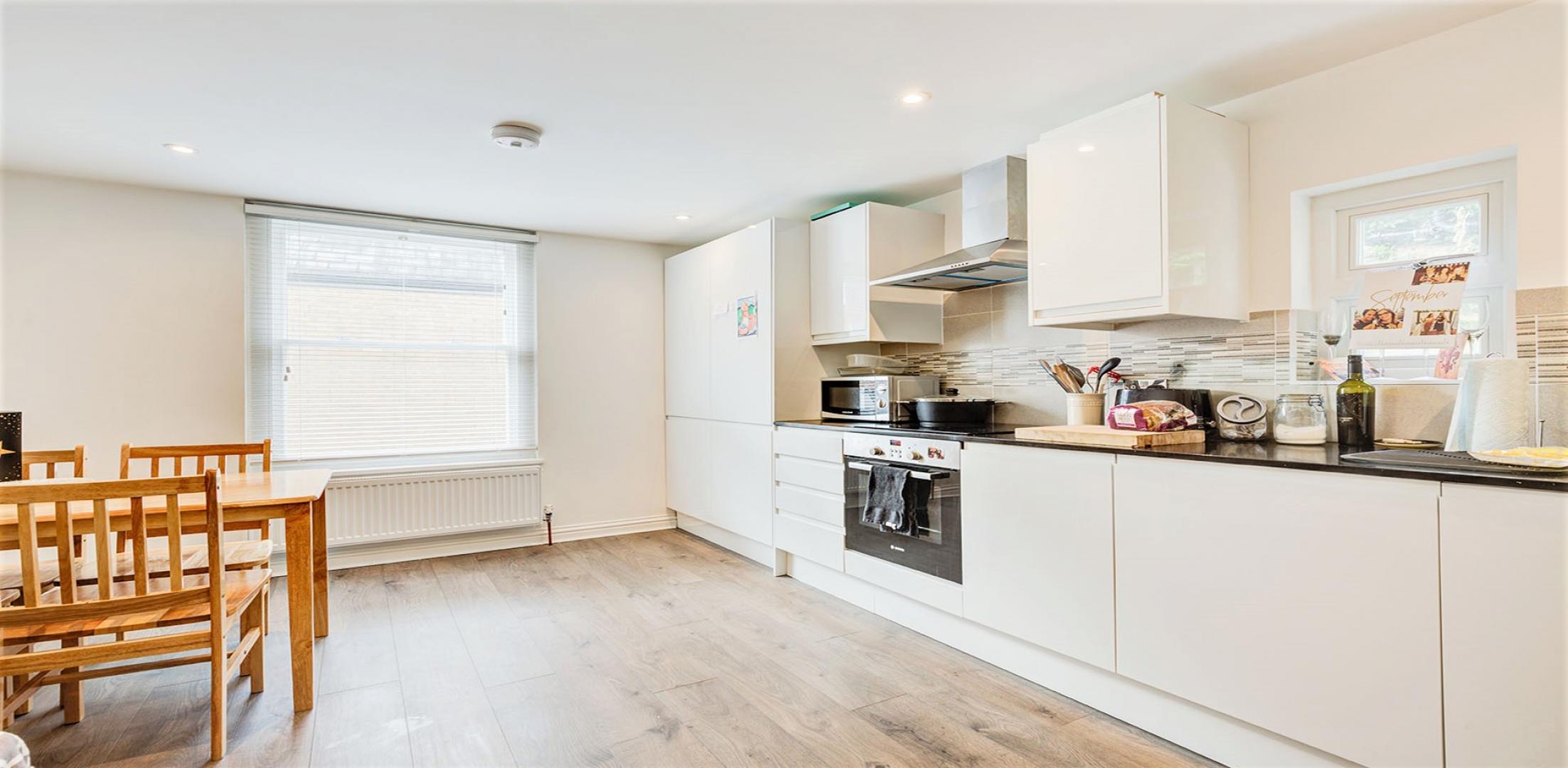 			2 Bedroom, 1 bath, 1 reception Apartment			 Sumatra Road, WEST HAMPSTEAD
